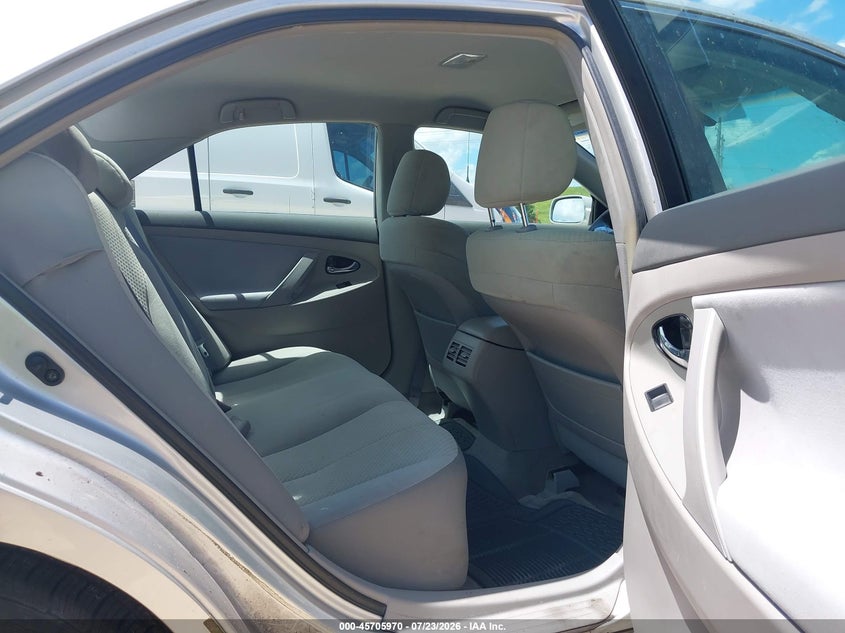 2009 TOYOTA CAMRY HYBRID auction photo 8