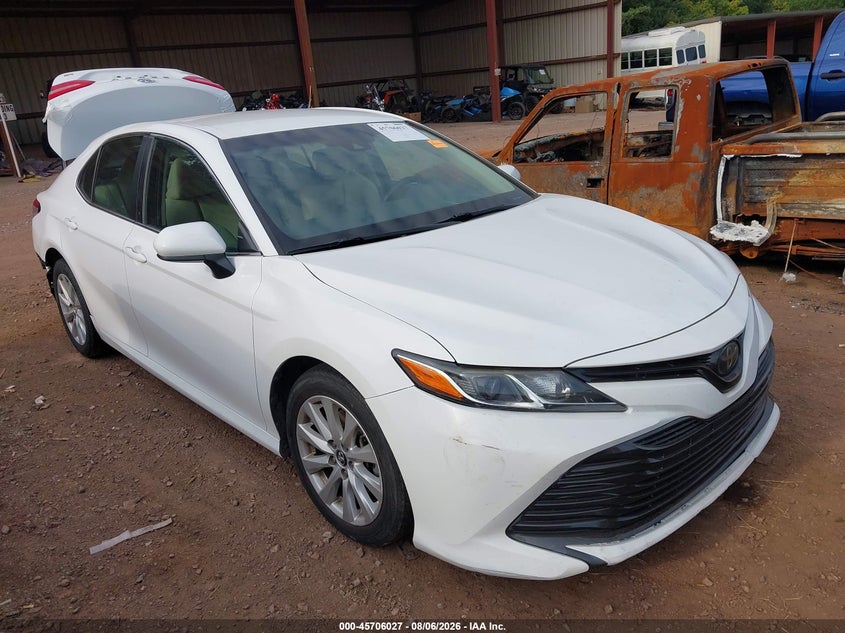 Vin: 4t1b11hk2ju140610, lot: 46204683, toyota camry le 2018 img_1
