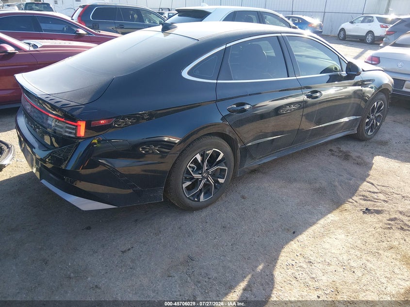 2024 HYUNDAI SONATA auction photo 4