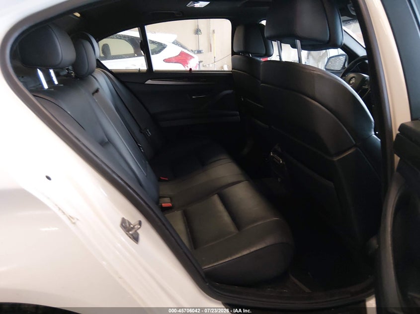 2011 BMW 550I auction photo 8