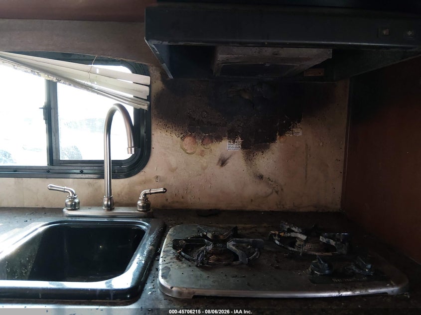 2015 FOREST RIVER VIKING 17BH auction photo 6
