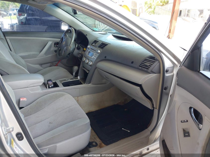 2010 TOYOTA CAMRY auction photo 5