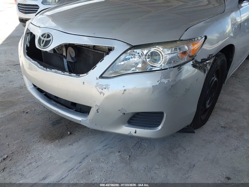 2010 TOYOTA CAMRY auction photo 6