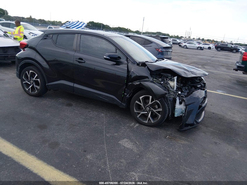 Vin: nmtkhmbx6mr121653, lot: 46205010, toyota c-hr xle 2021 img_1