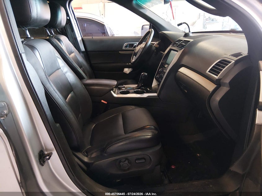 2015 FORD EXPLORER auction photo 5
