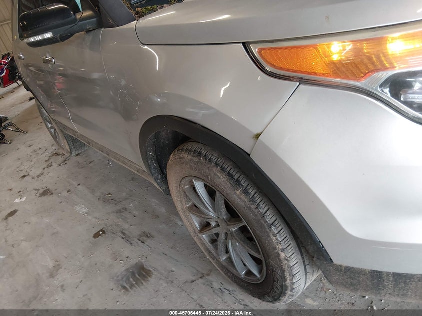 2015 FORD EXPLORER auction photo 6