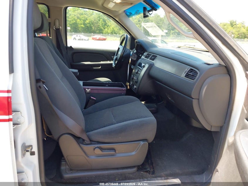 2007 CHEVROLET SUBURBAN 2500 auction photo 5
