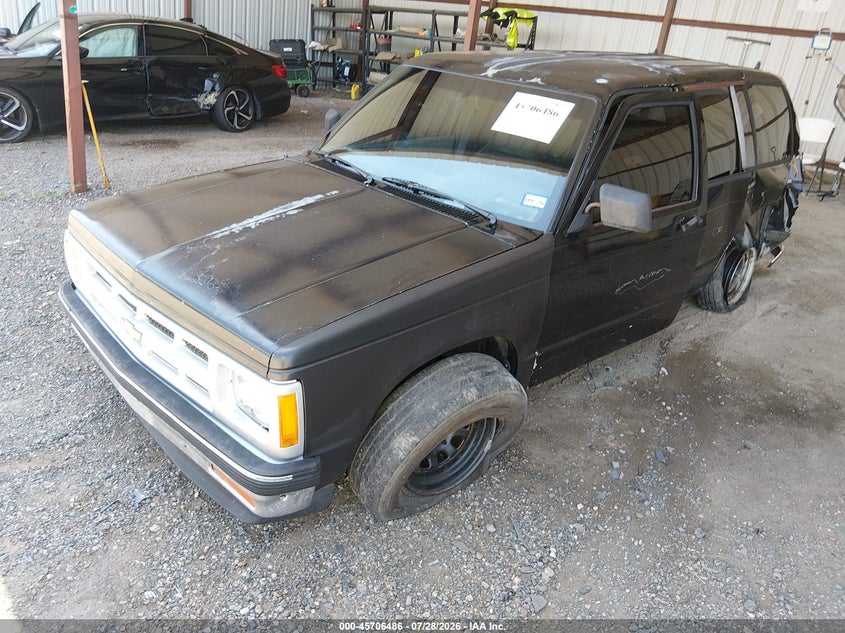 1991 Chevrolet Blazer, Левый зад, IAAI, VIN 1GNCS13Z5M2174087 — фото 2