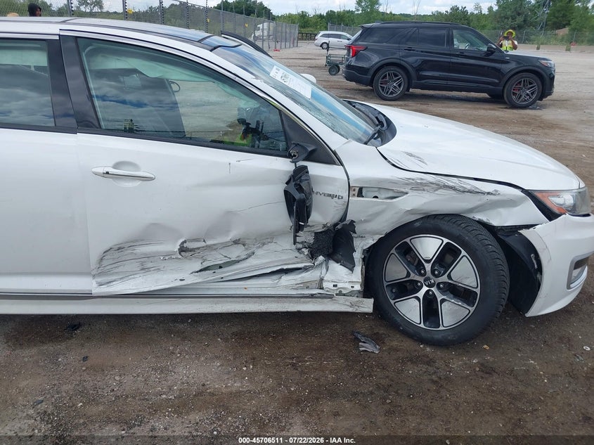 2013 KIA OPTIMA HYBRID auction photo 6
