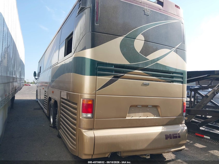 1998 MOTOR COACH INDUSTRIES TRANSIT BUS auction photo 3
