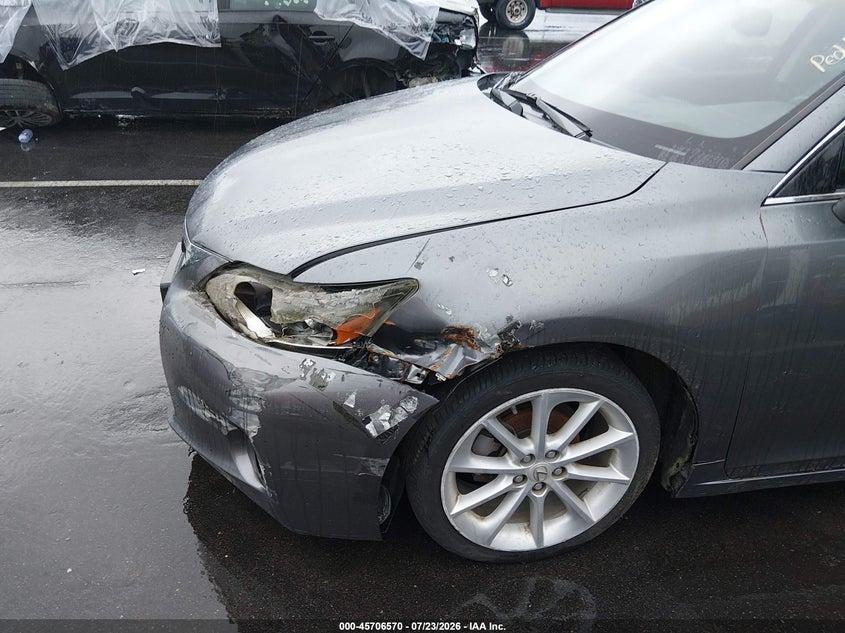 2012 LEXUS CT 200H auction photo 6