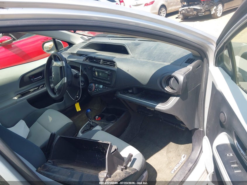 2014 TOYOTA PRIUS C auction photo 5