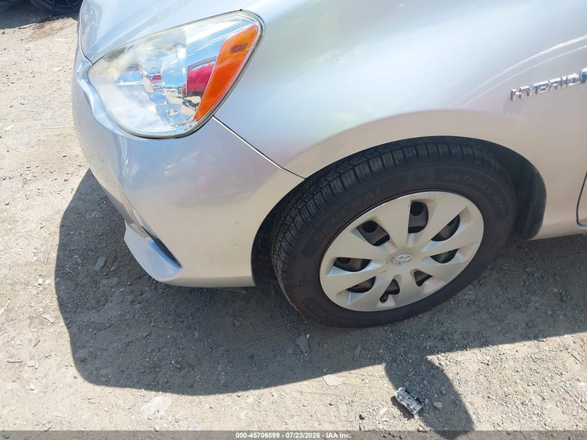 2014 TOYOTA PRIUS C auction photo 6