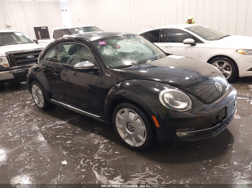 2013 VOLKSWAGEN BEETLE auction photo 1