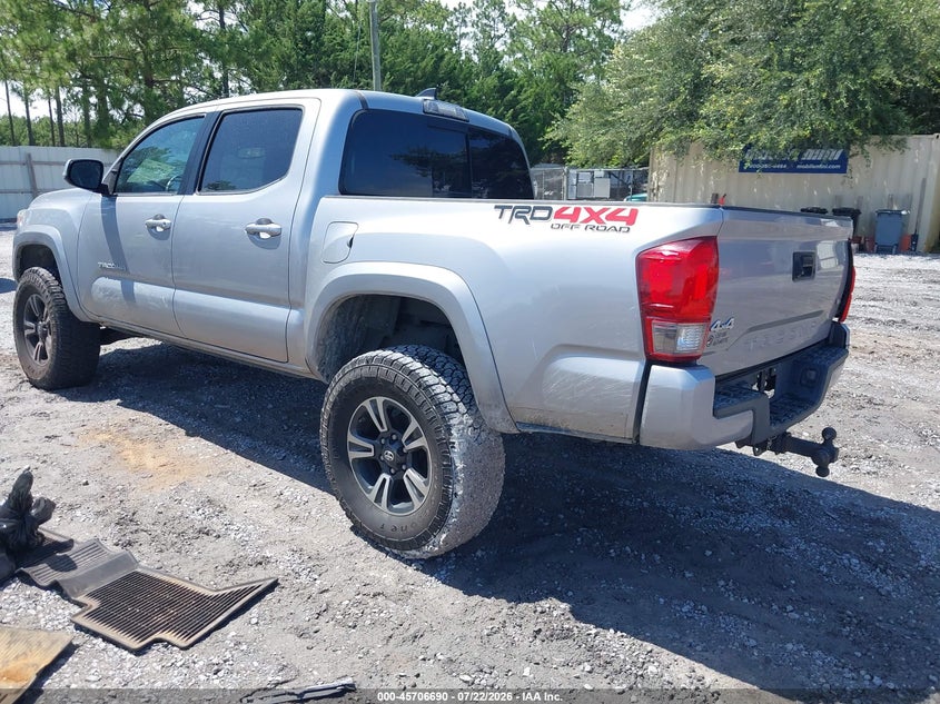 2017 TOYOTA TACOMA auction photo 3