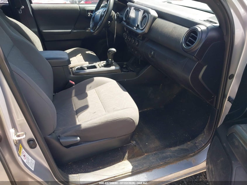 2017 TOYOTA TACOMA auction photo 5