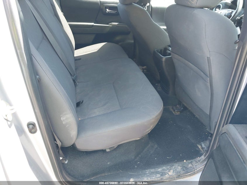 2017 TOYOTA TACOMA auction photo 8