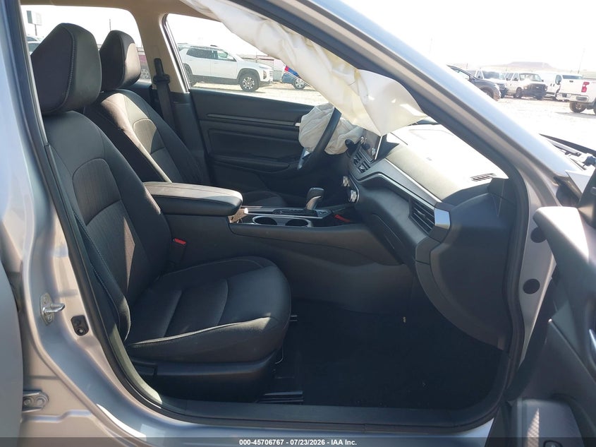 2024 NISSAN ALTIMA auction photo 5