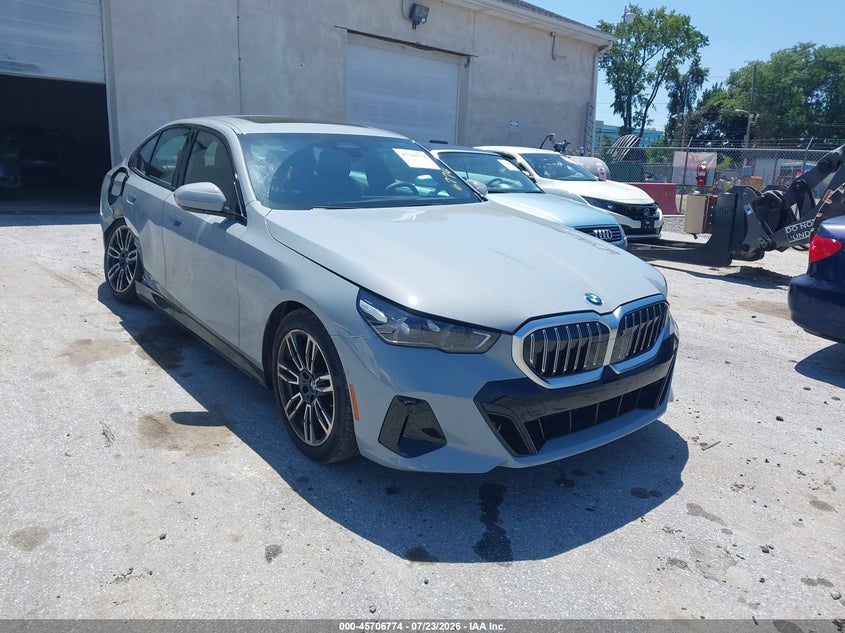 Vin: wba53fj07tcw75357, lot: 46205430, bmw 530i xdrive 2026 img_1