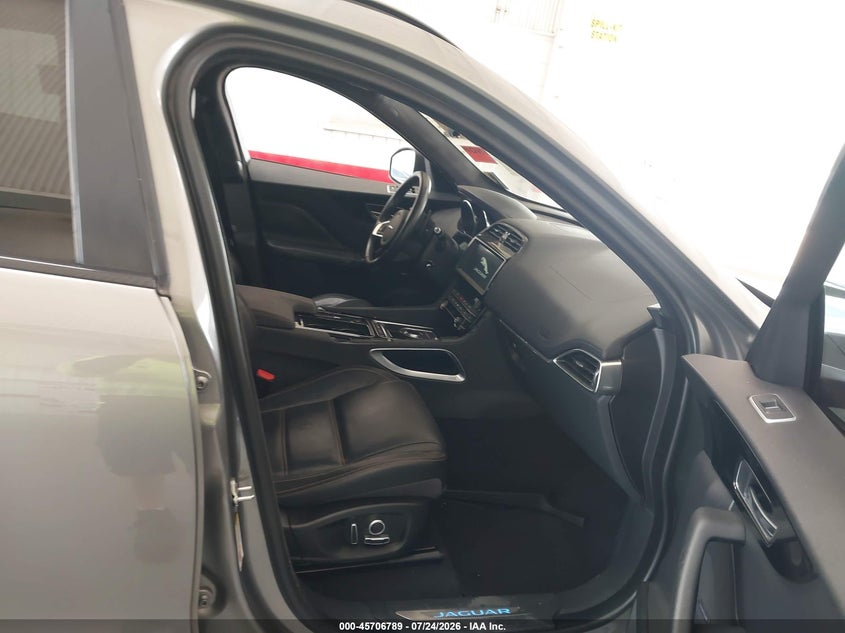 2020 JAGUAR F-PACE auction photo 5