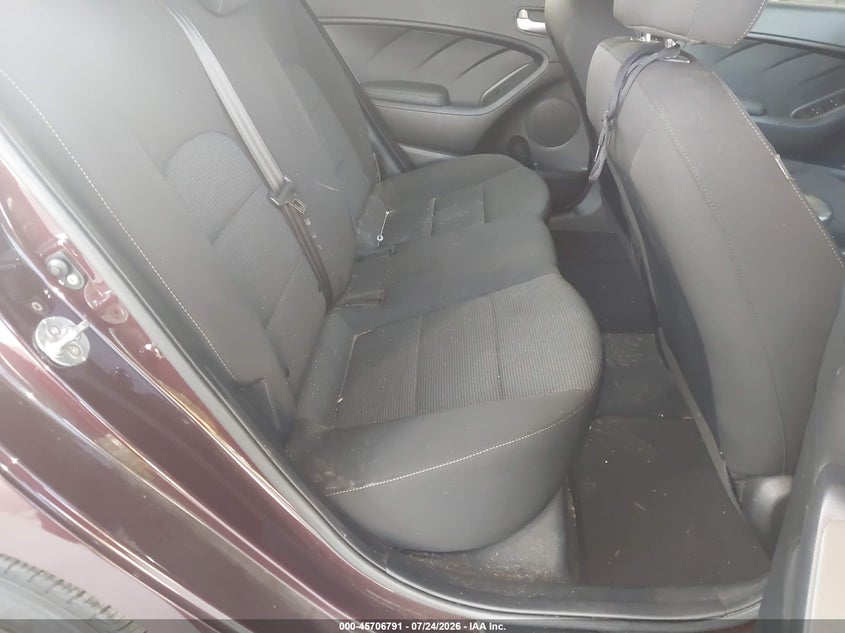 2017 KIA FORTE auction photo 8
