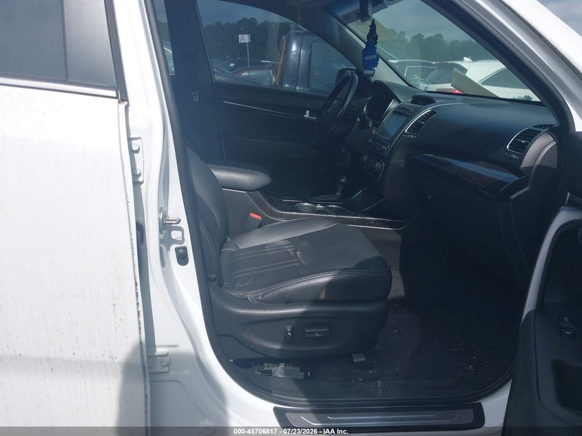 2014 KIA SORENTO auction photo 5