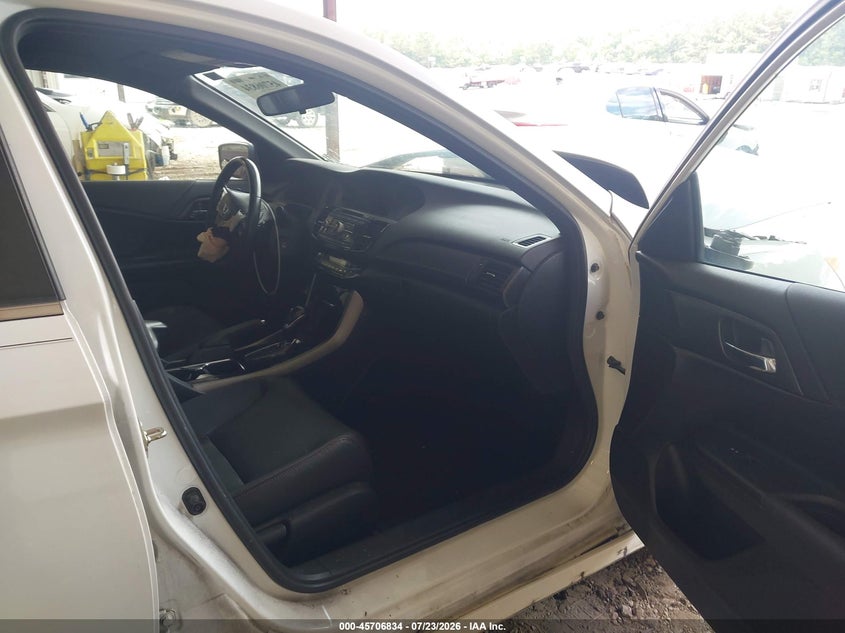 2017 HONDA ACCORD auction photo 5