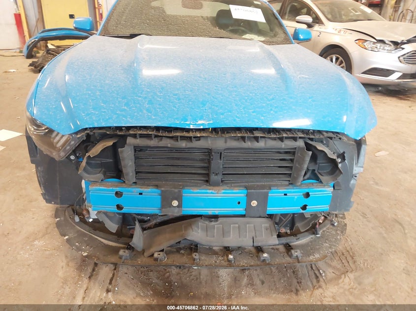2017 FORD MUSTANG auction photo 6