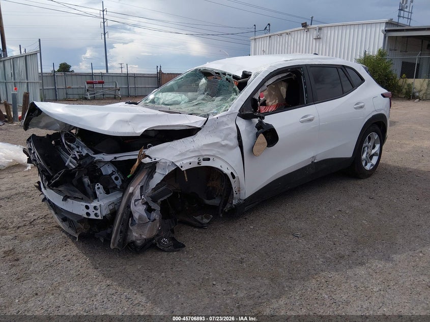 2024 CHEVROLET TRAX auction photo 2