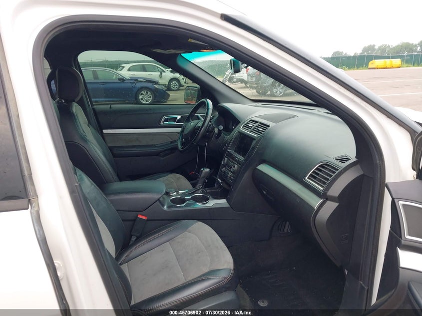 2017 FORD EXPLORER auction photo 5
