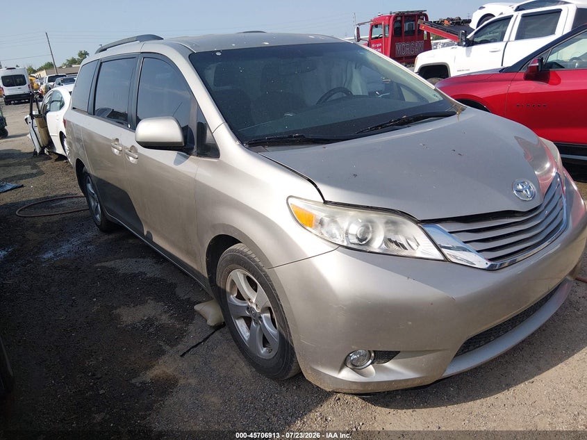 TOYOTA SIENNA - zdjęcie 1