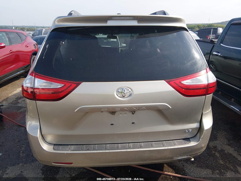 TOYOTA SIENNA - zdjęcie 16