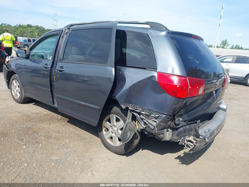 2009 TOYOTA SIENNA auction photo 3