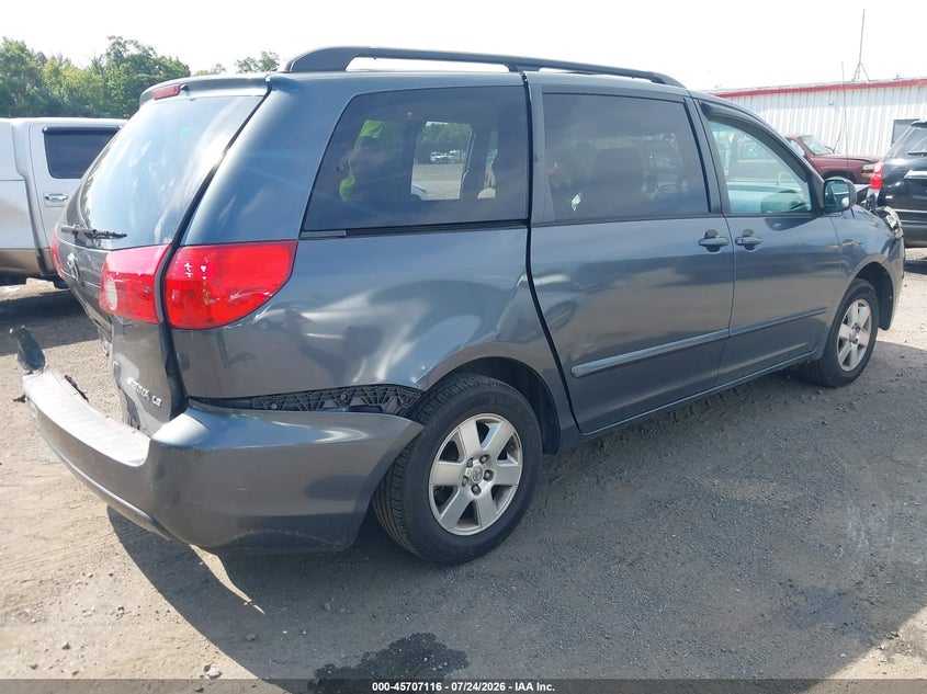 2009 TOYOTA SIENNA auction photo 4