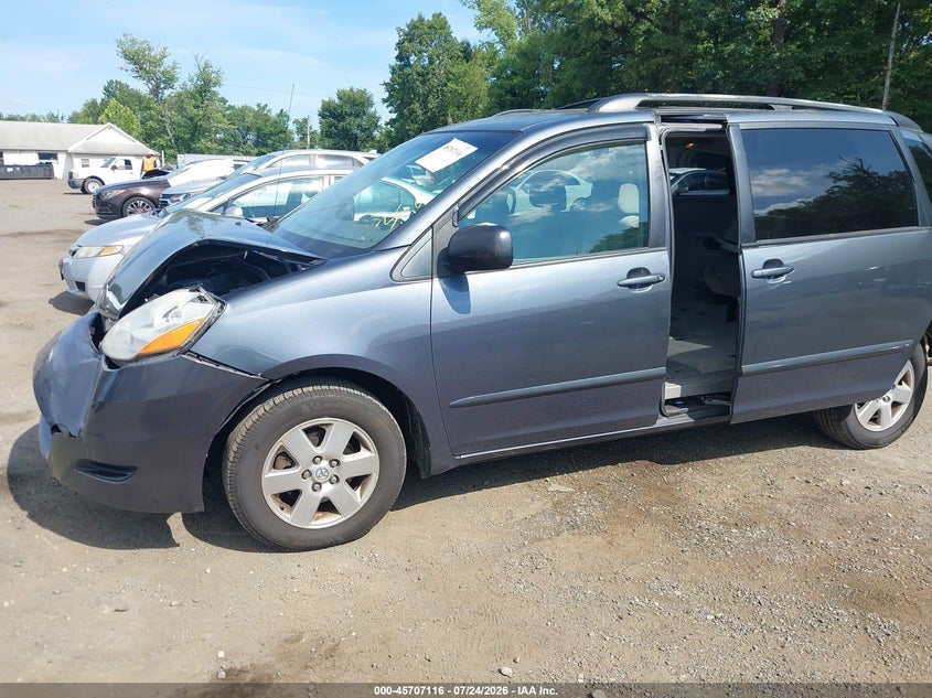 2009 TOYOTA SIENNA auction photo 6