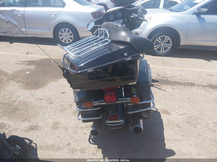 2007 HARLEY-DAVIDSON FLHT auction photo 6