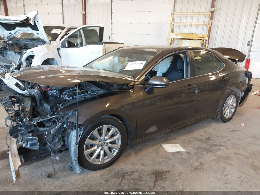 2018 TOYOTA CAMRY auction photo 2