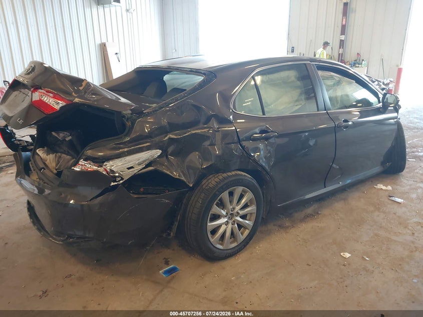 2018 TOYOTA CAMRY auction photo 4
