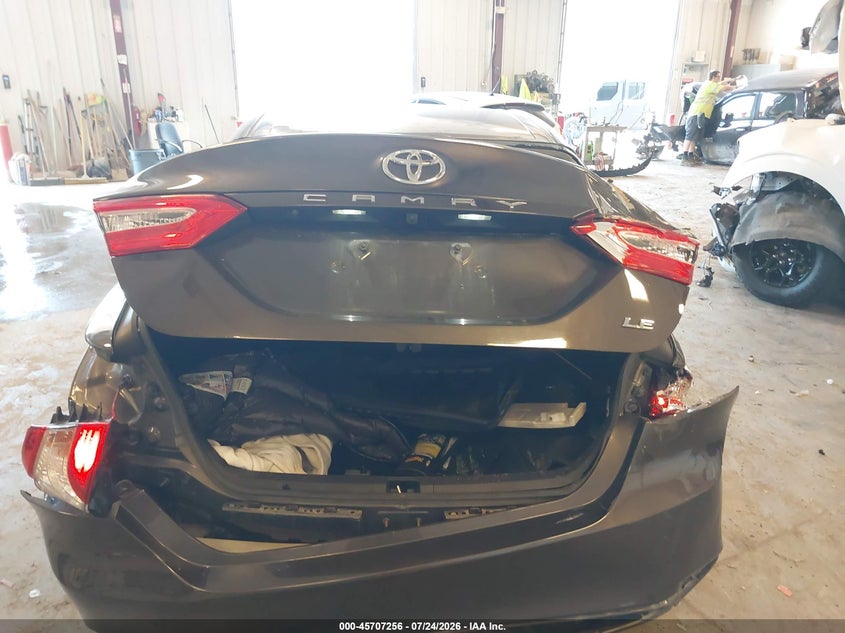 2018 TOYOTA CAMRY auction photo 6