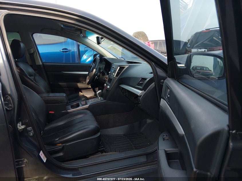 2012 SUBARU LEGACY auction photo 5
