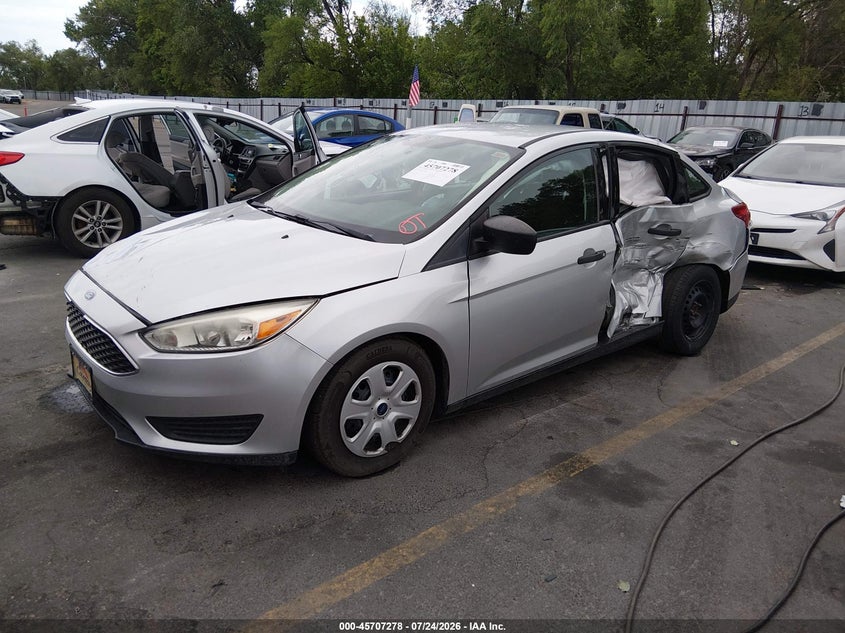 Vin: 1fadp3e22gl230212, lot: 46205934, ford focus s 20162