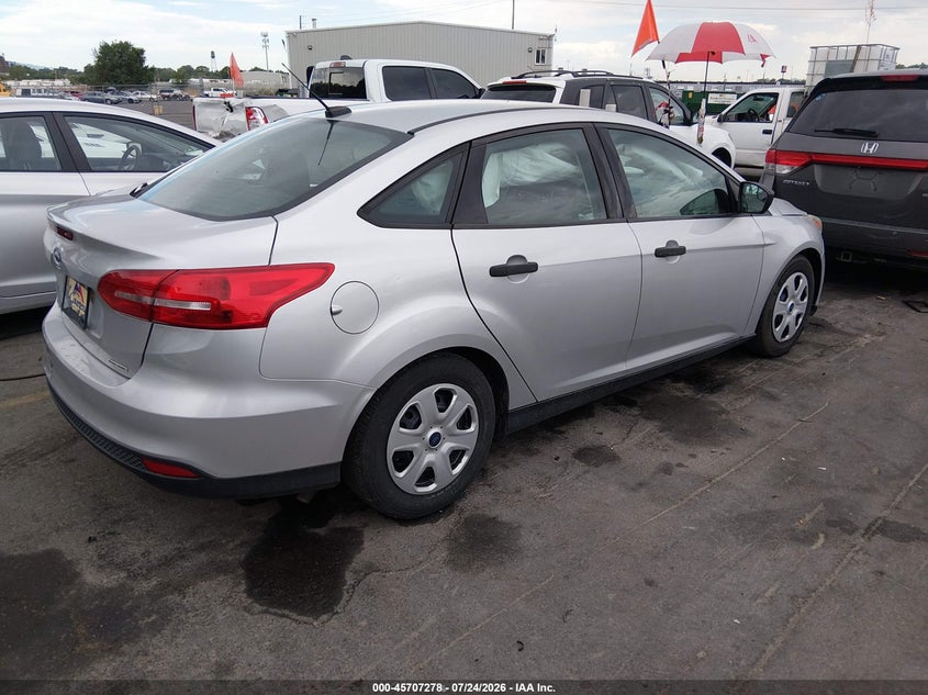 Vin: 1fadp3e22gl230212, lot: 46205934, ford focus s 20164