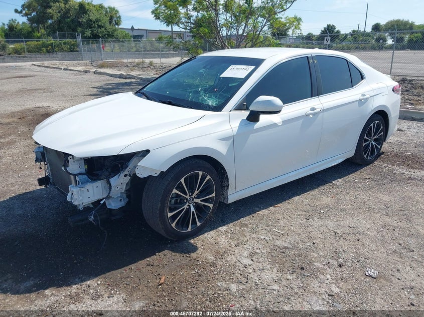 2019 Toyota Camry, Front End, IAAI, VIN 4T1B11HK4KU782781 — photo 2