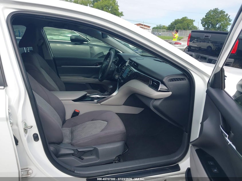 2020 TOYOTA CAMRY auction photo 5