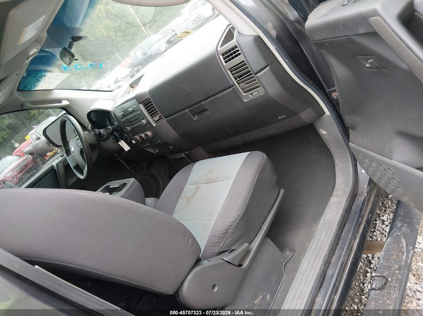 2005 NISSAN TITAN auction photo 5
