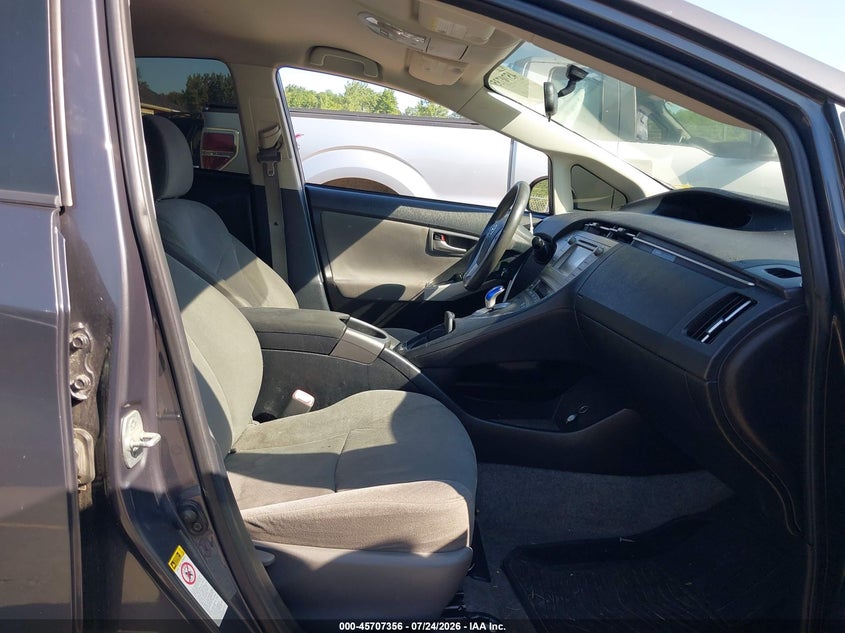 2012 TOYOTA PRIUS auction photo 5