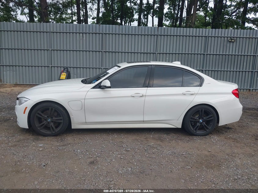 BMW 330E - zdjęcie 14