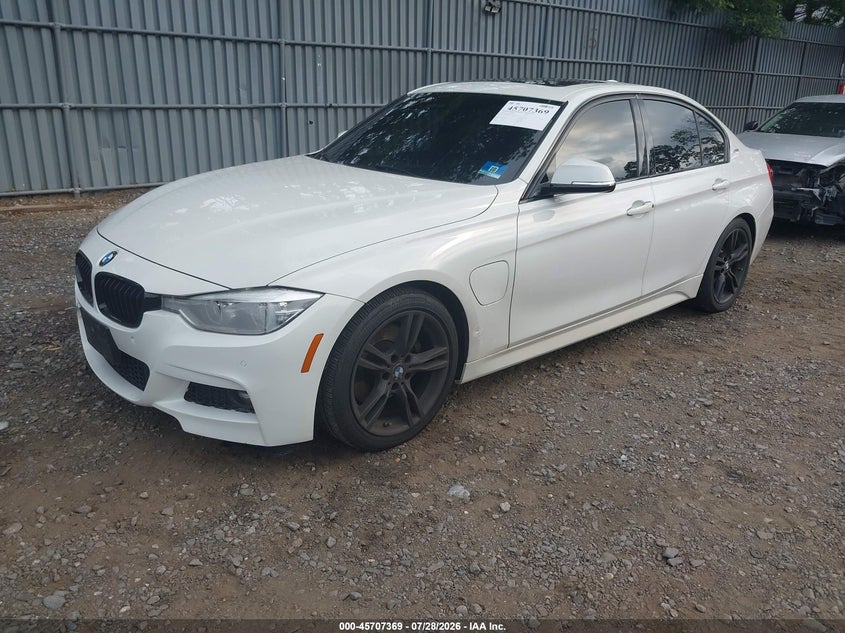 BMW 330E - zdjęcie 2