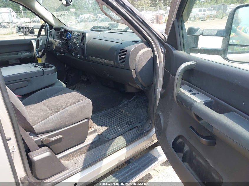 2007 CHEVROLET SILVERADO PICKUP 6.0L V-8 VVT, 353HP