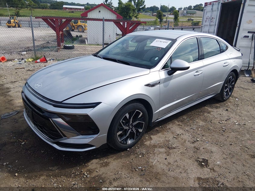 2025 HYUNDAI SONATA auction photo 2